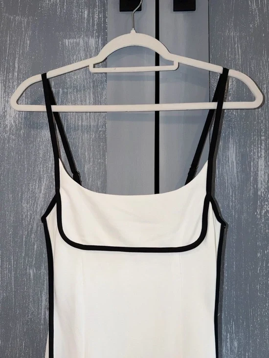 Selfie Leslie White & Black Contrast Midi Dress – Size XS (AU 6) – NWT - Picture 6 of 9